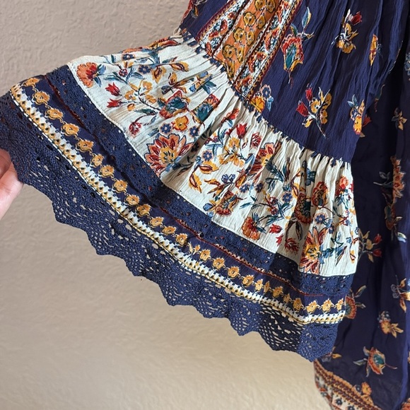 Angie Boho Navy Floral Off-Shoulder Blouse/ Size large - Picture 3 of 9